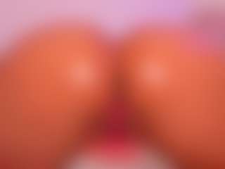 Live cam show with NinaPetite - Dildo on x69.live