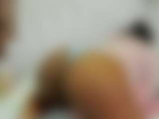 Live cam show with erickscharlotte - Public Brown Hair on Camming Site