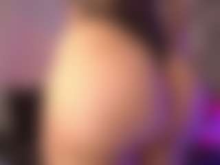Live cam show with crystalcherr - Grey Eyes on milfzrlive.com