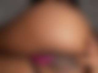 naomixjones's Live Sex Cam Show