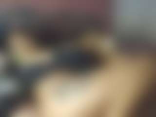 Live cam show with RueLynn Riot - Short on madthumbs