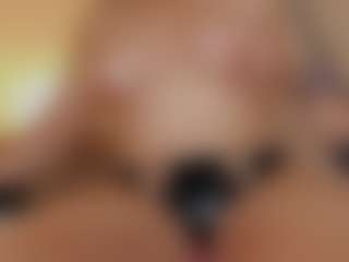 Live cam show with WowMature - Small Tits on SxyPornLive