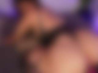 Laauura's Live Sex Cam Show