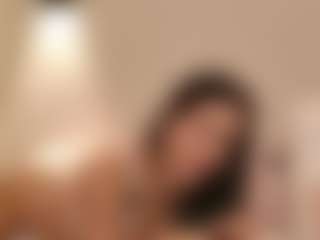 Live cam show with agustinasaenz - Grandes Tetas on PervPlay.com