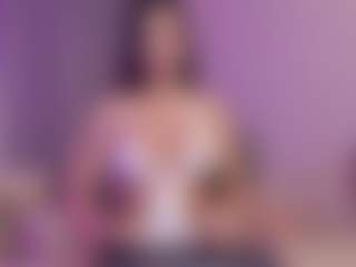 Live cam show with agustinasaenz - Office on Mixed Magazine Live