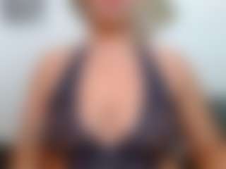 Alessia_Moon MILF webcam performer live streaming