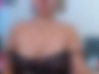 Live cam show with Alessia_Moon - Facial Piercings on CamwithHer