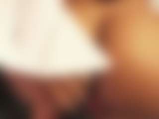 Live cam show with Alana - Small on studioflirtlive.com