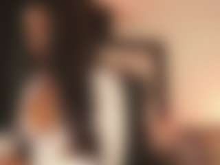 Live cam show with Alana - Small on Milfs Live