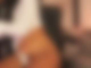 Live cam show with Alana - Suck on Camsoda