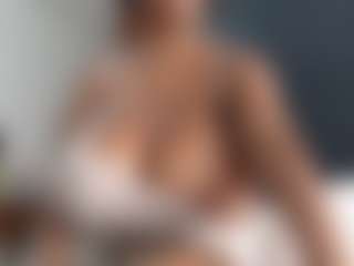 Live cam show with kat08 - Lactating on SxyPornLive
