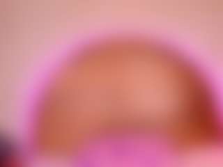 Live cam show with Molly - Ebony on hotwifechat.live | colombia