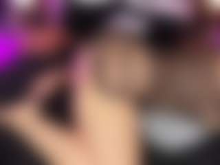 Live cam show with ATINXNAUGTHY - Flirt MILF on Camsoda