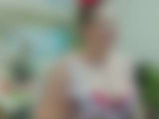 Live cam show with joyfuluntamed - Legs on Camming Site