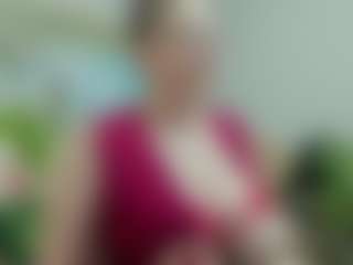 joyfuluntamed MILF webcam performer live streaming