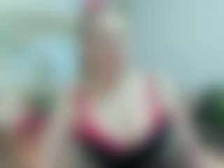 joyfuluntamed MILF webcam performer live streaming