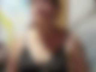 Live cam show with carollsweet - Glasses on Milf Play