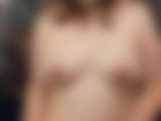 Live cam show with carollsweet - Glasses on Camsoda