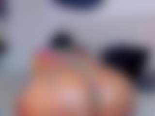 Live cam show with Claire Miller - Interactivetoy on TastyBlacksLive