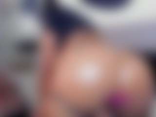 Live cam show with Claire Miller - Interactivetoy on live18s.com