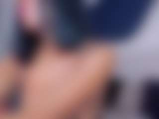 Live cam show with Claire Miller - Interactivetoy on milfzrlive.com