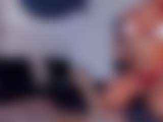 Spettacolo in cam dal vivo con Claire Miller - Interactivetoy su Camsoda
