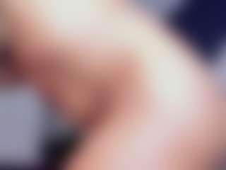 Live cam show with Claire Miller - Interactivetoy on CamClone