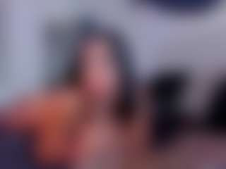 Live cam show with Claire Miller - Cowgirl on xplaylive.com