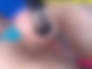 Live cam show with emielyn82 - Play on friskycurves.com