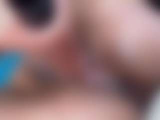 Live cam show with emielyn82 - Play on crypto-cams