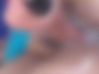 Live cam show with emielyn82 - Creamy on Free Soda