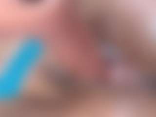 Live cam show with emielyn82 - Dom on camwithhim.com