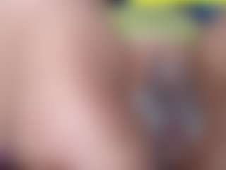 emielyn82's Live Sex Cam Show