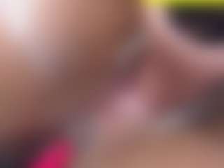 emielyn82's Live Sex Cam Show
