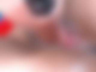 Live cam show with emielyn82 - Play on madthumbs
