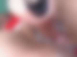 Live cam show with emielyn82 - Play on Mixed Magazine Live