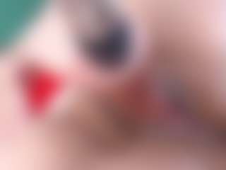 Live cam show with emielyn82 - Camel Toe on luckytryst.com