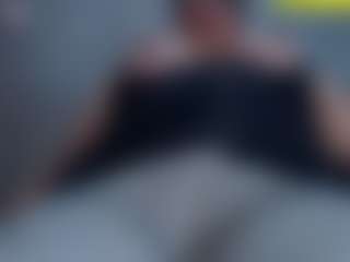 Live cam show with emielyn82 - Dom on Lustler