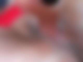 Live cam show with emielyn82 - Creamy on luckytryst.com