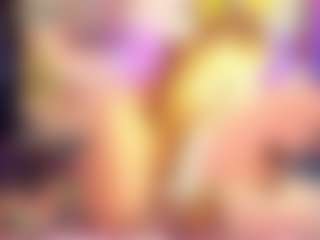 Live cam show with babyzelda - Curvy on Stripli.com