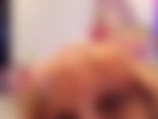 Live cam show with babyzelda - Gamer Curvy on luckytryst.com