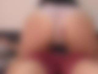Live cam show with Annie - Eating Pussy on Stripli.com
