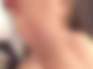 Live cam show with Annie - Eating Pussy on EXY