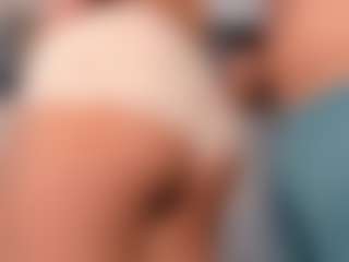 Live cam show with Annie - Eating Pussy on galaxygirlnitro.com
