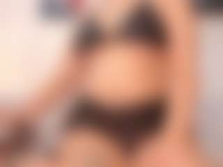 Live cam show with Annie - Eating Pussy on Chatstar