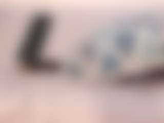 Live cam show with Annie - Facesitting on hrnylive.com