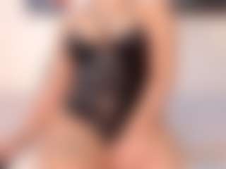 Live cam show with Annie - Eating Pussy on EXY