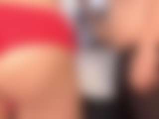 Live cam show with Annie - Eating Pussy on Latina Girls