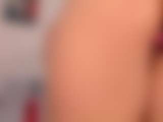 Live cam show with Annie - Eating Pussy on Camsoda
