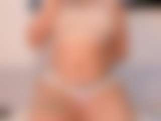 Live cam show with Annie - Eating Pussy on Camsoda